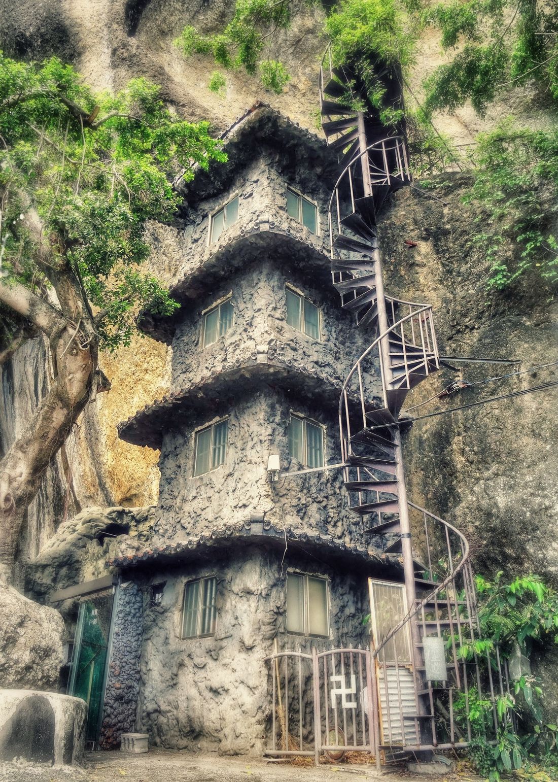 This bizarre house is build right in a sea cave