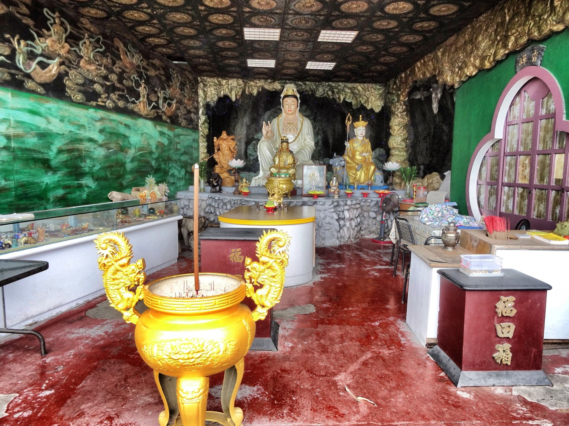 Like a flat: A sea cave full of holy things