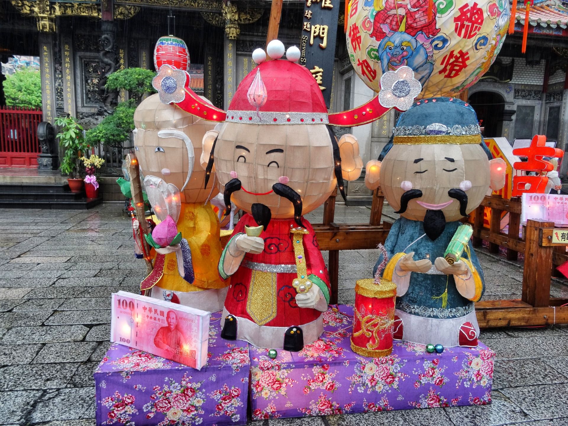 Paper puppets of divines