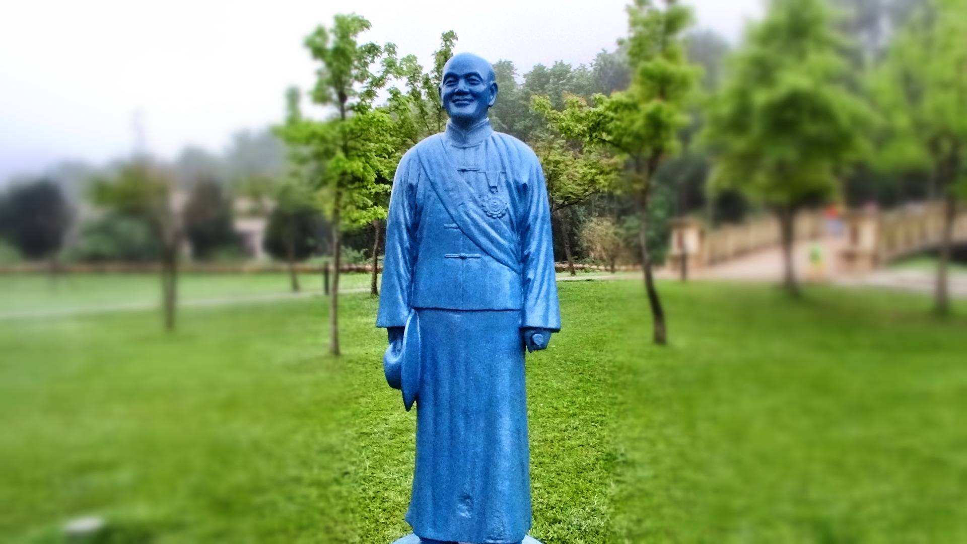 He’s blue in this sculpture