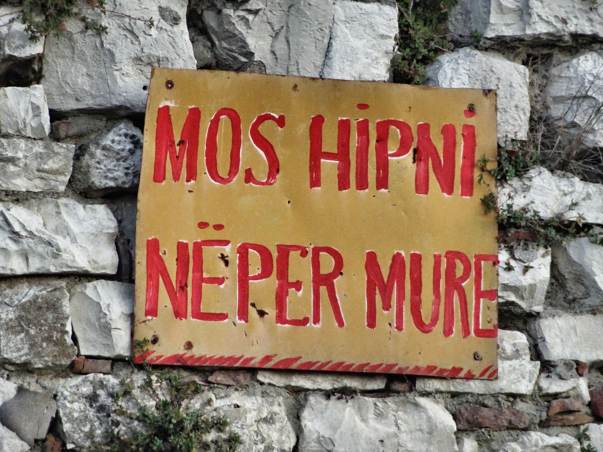 Do not ride on more!