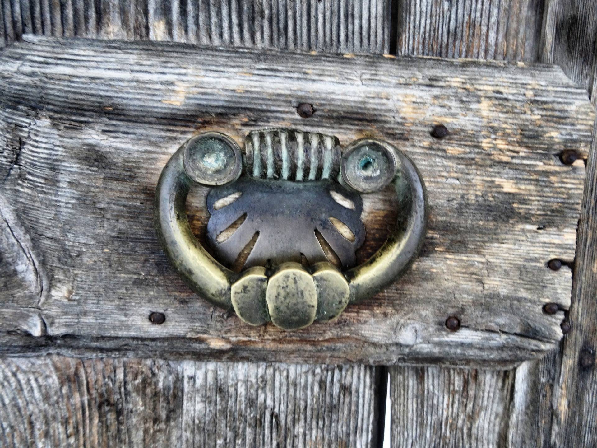 A door bell, old style