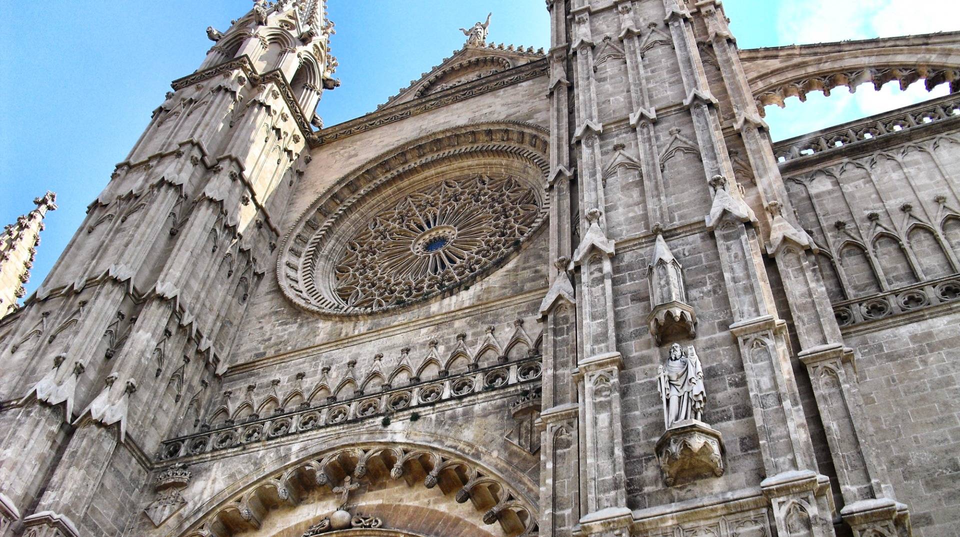 The facade of the cathedral