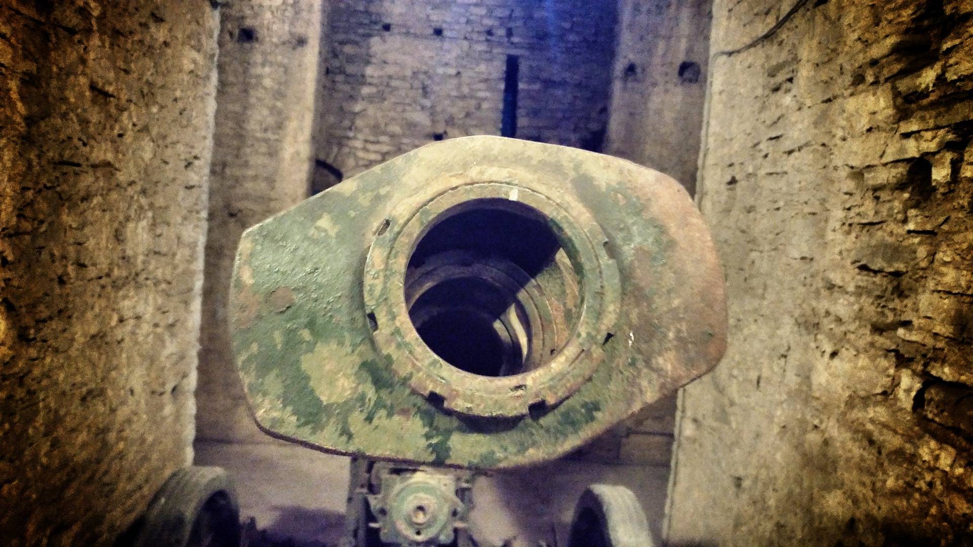 The muzzle of a Italian cannon