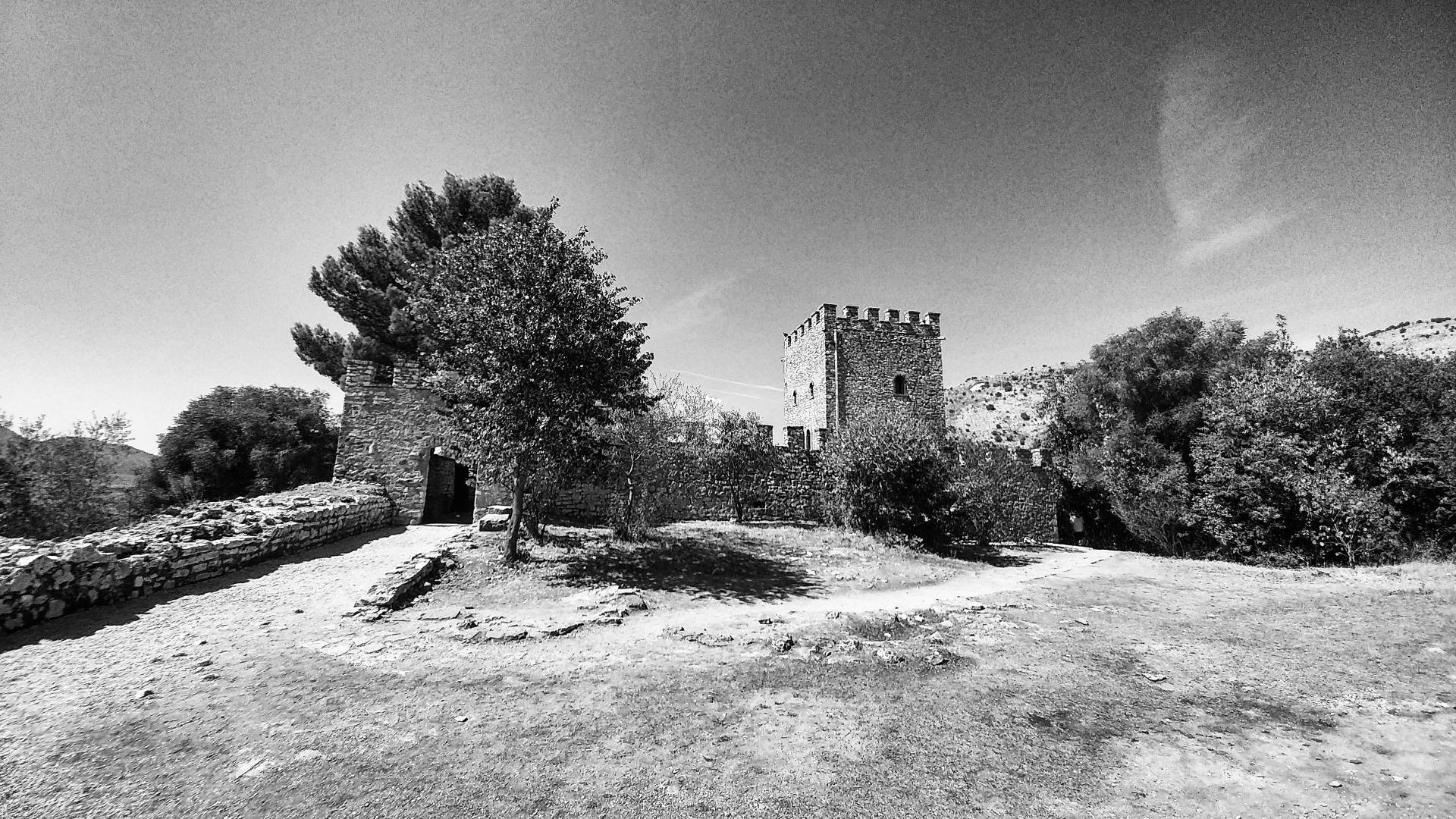 The castle in black & white