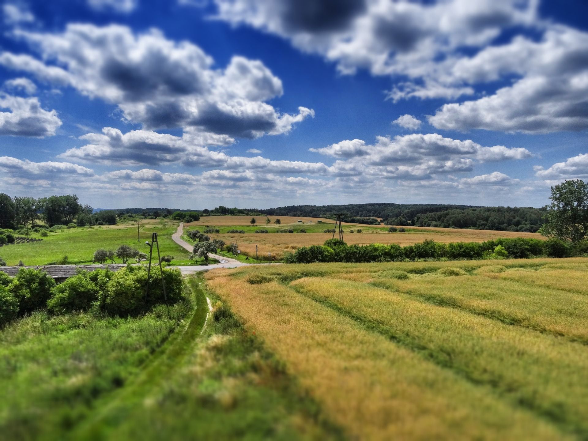 The Ostwall is 100 kilometres long