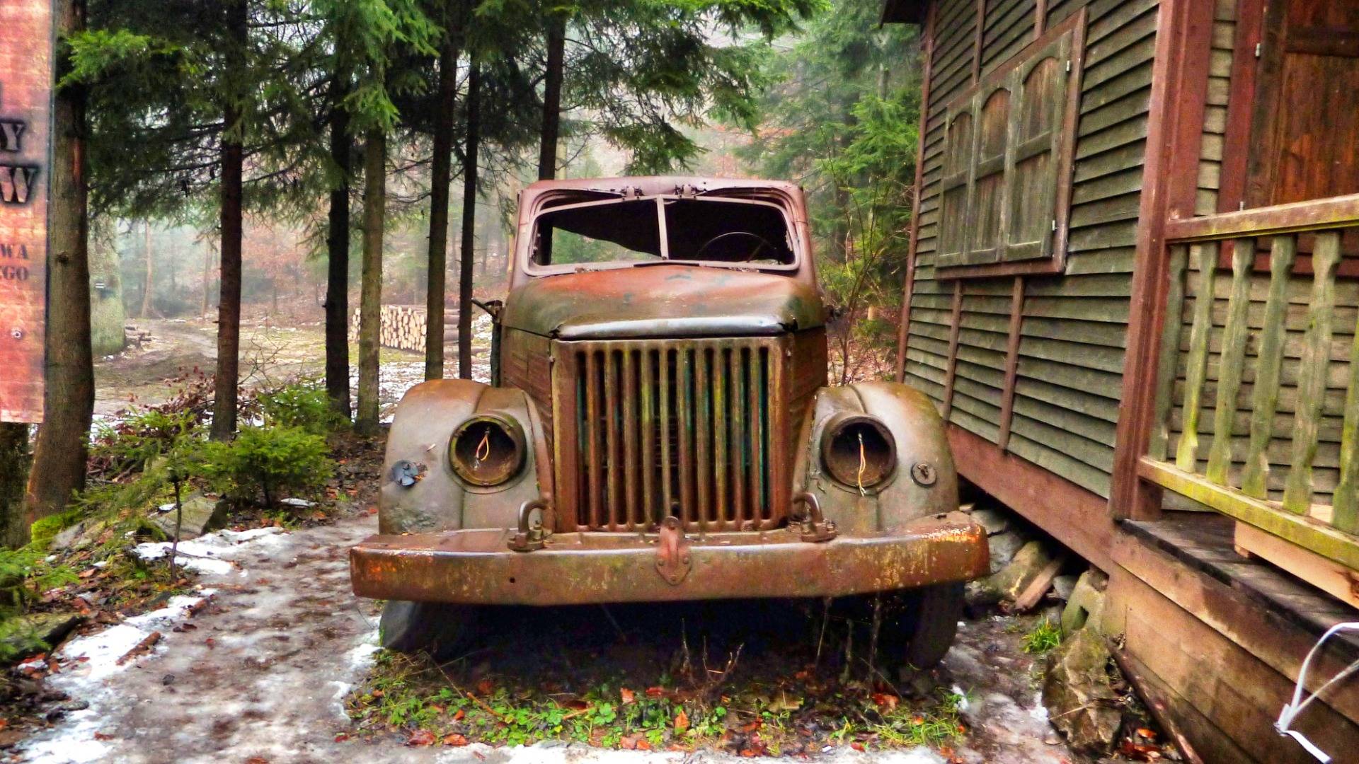 A lost car, 80 years old