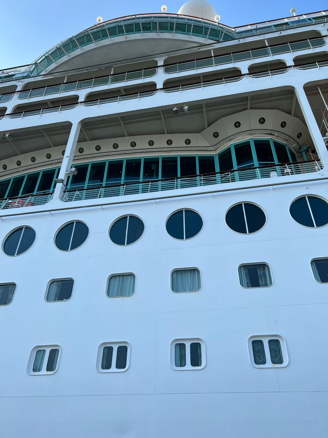 Liner ”Vision of the seas”.