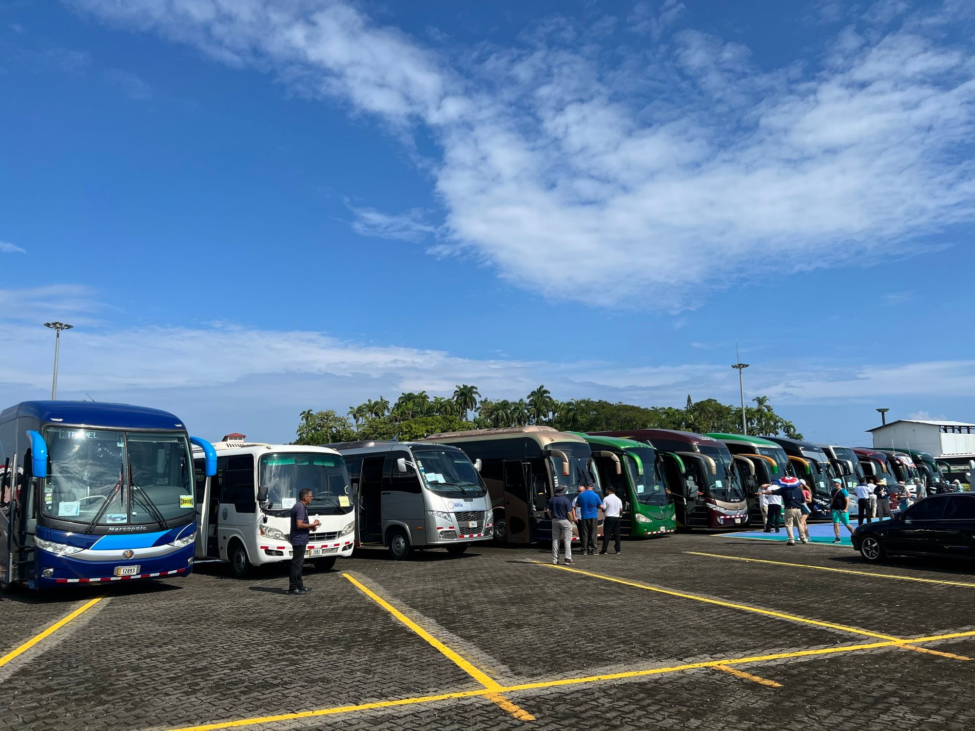 Cruise in the Southern Caribbean. Day 4. Costa Rica. Arrival at the coast.