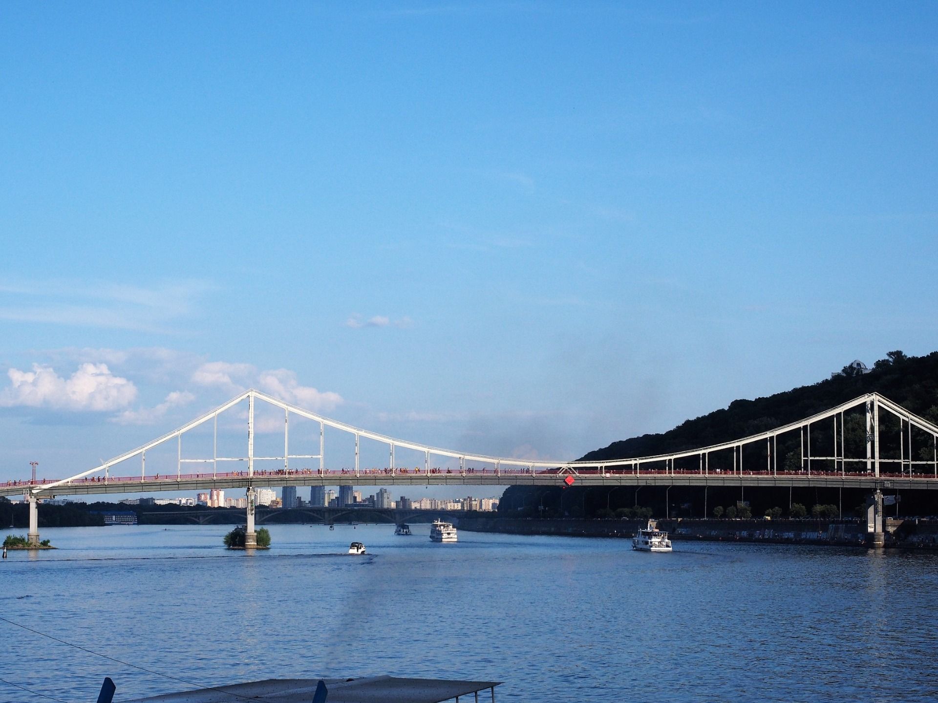 Pedestrian bridge