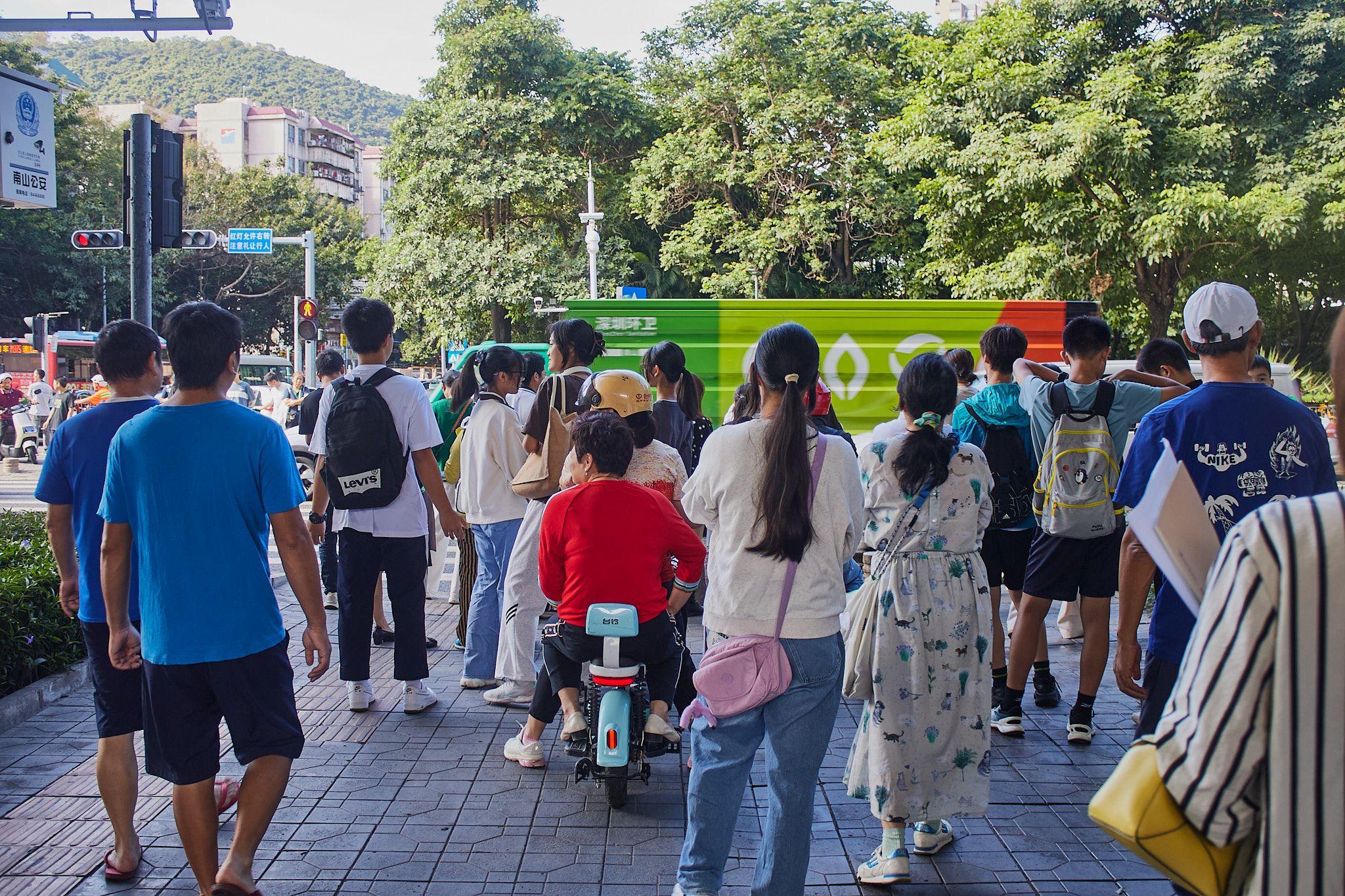 A Cuban in China - Shenzhen's people
