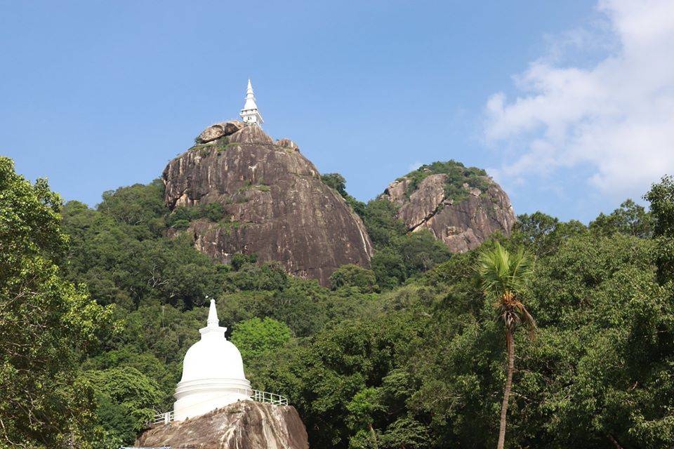 Mount Dimbulagala is an ancient heritage as well as of historical importance In Sri Lanka.