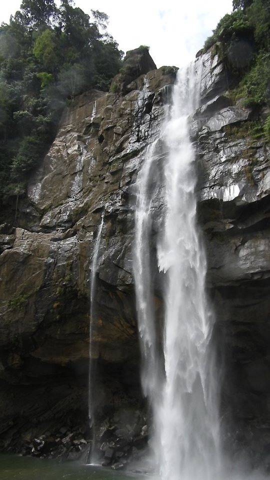 Discover Aberdeen Falls with amazing attractions in Sri Lanka.