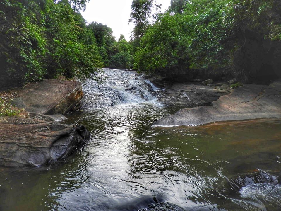 The journey to Rakwana Arambe Falls, another beautiful waterfall in Sri ...