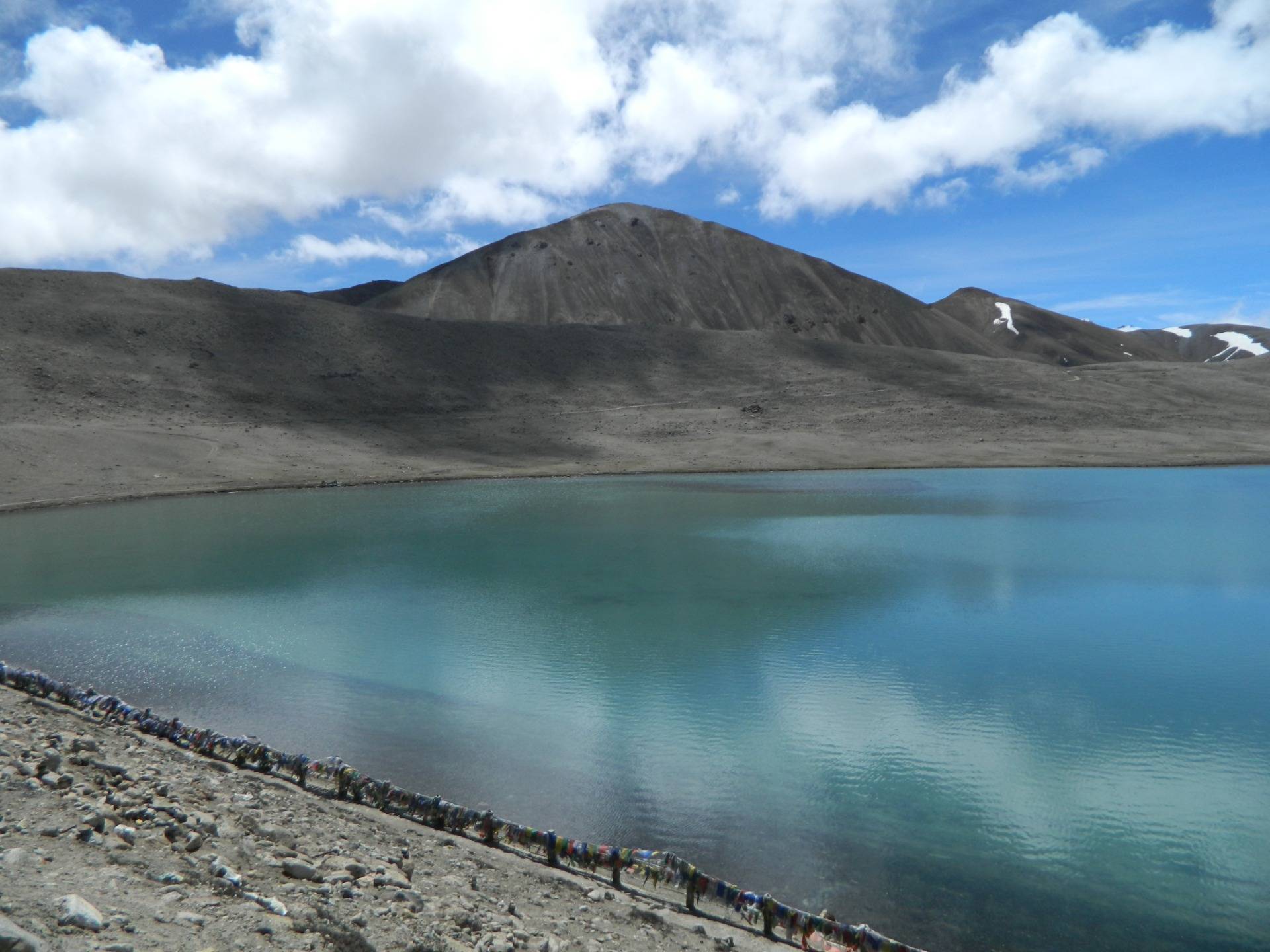 The other side of Gurudongmar Lake | Color changing mountain.