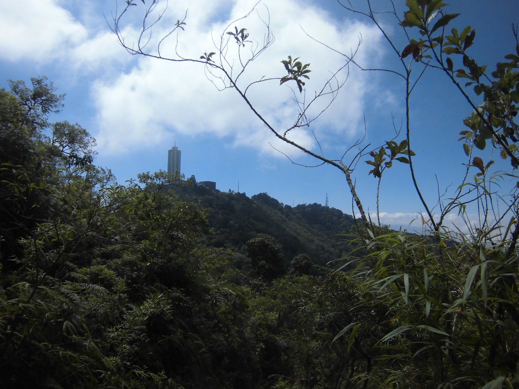A day to contemplate the beauty of the city of Caracas from above