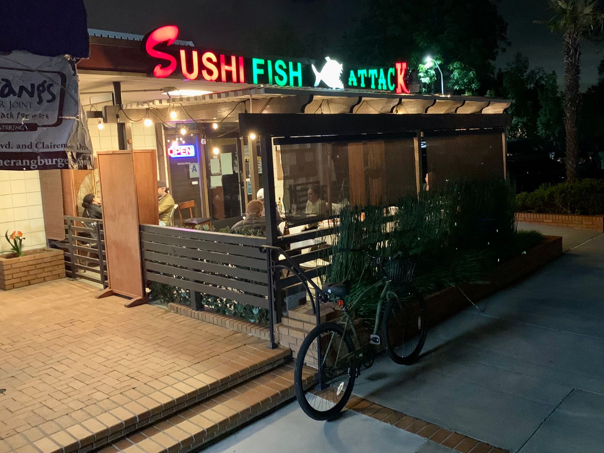 Sushi Fish Attack - San Diego, CA [EN-PT-BR]