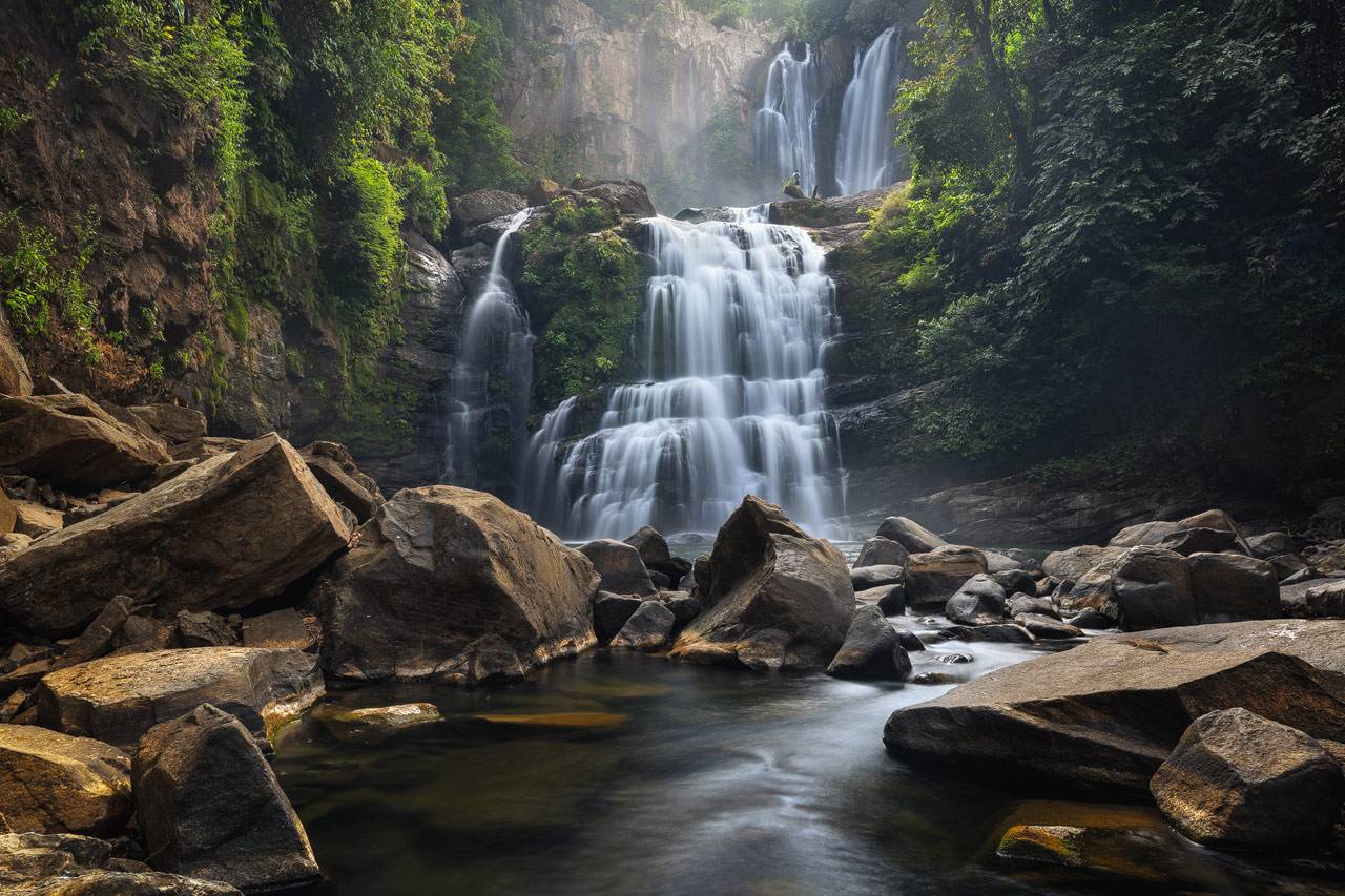 Guide for Photographing the Nauyaca Waterfall