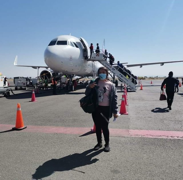 Mi primera vez que me subí a un avión, ¡casi muero de los nervios!
