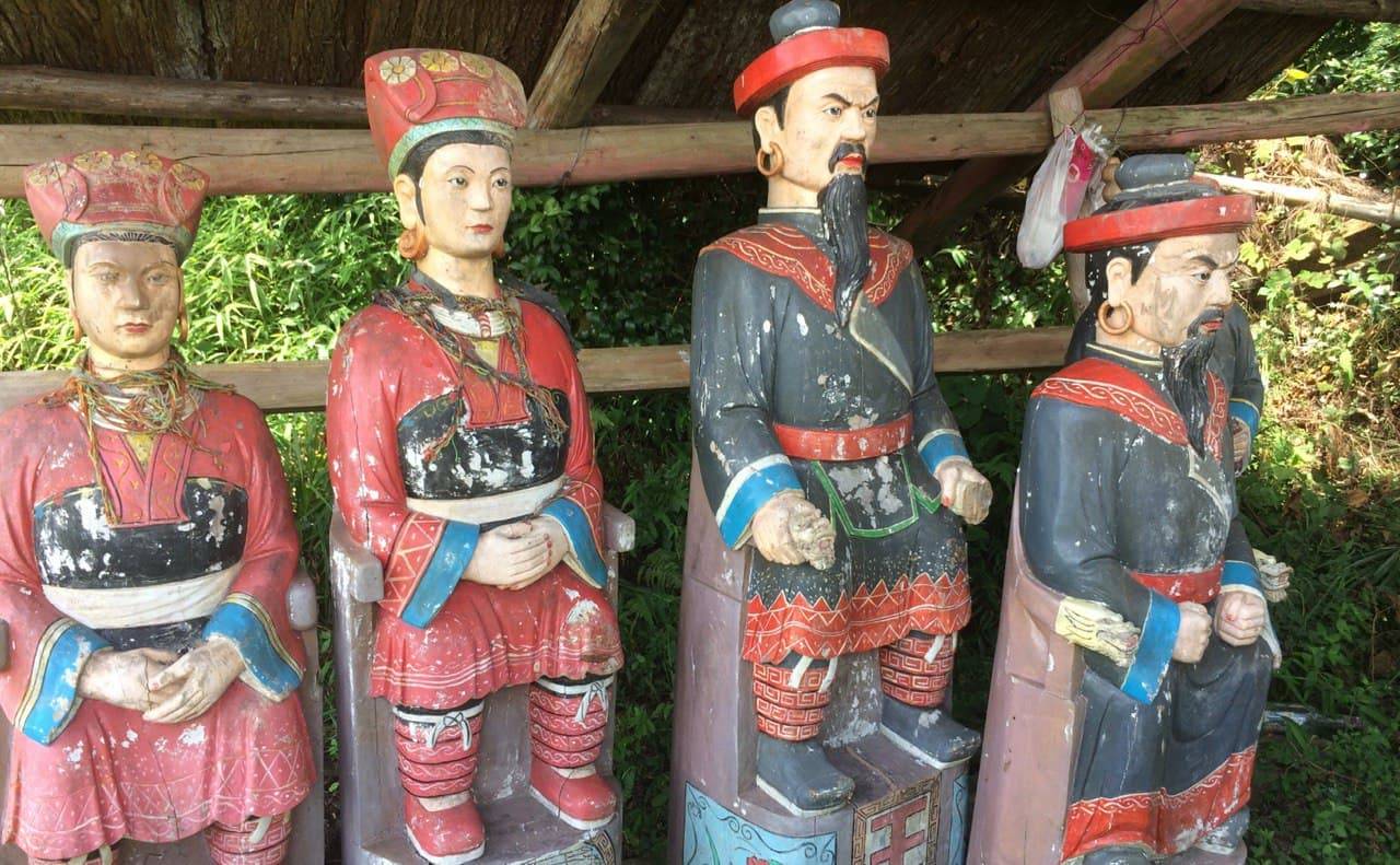 The wooden sculptors of Yao´s local deities (Daoism?)