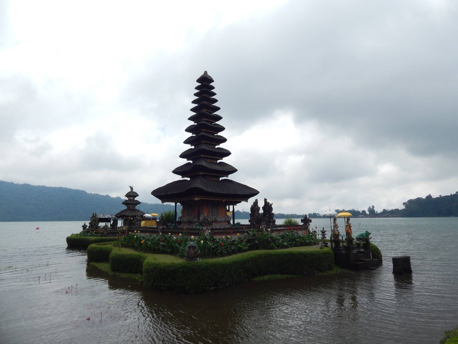 Another shot of the Bali’s Lake Temple.