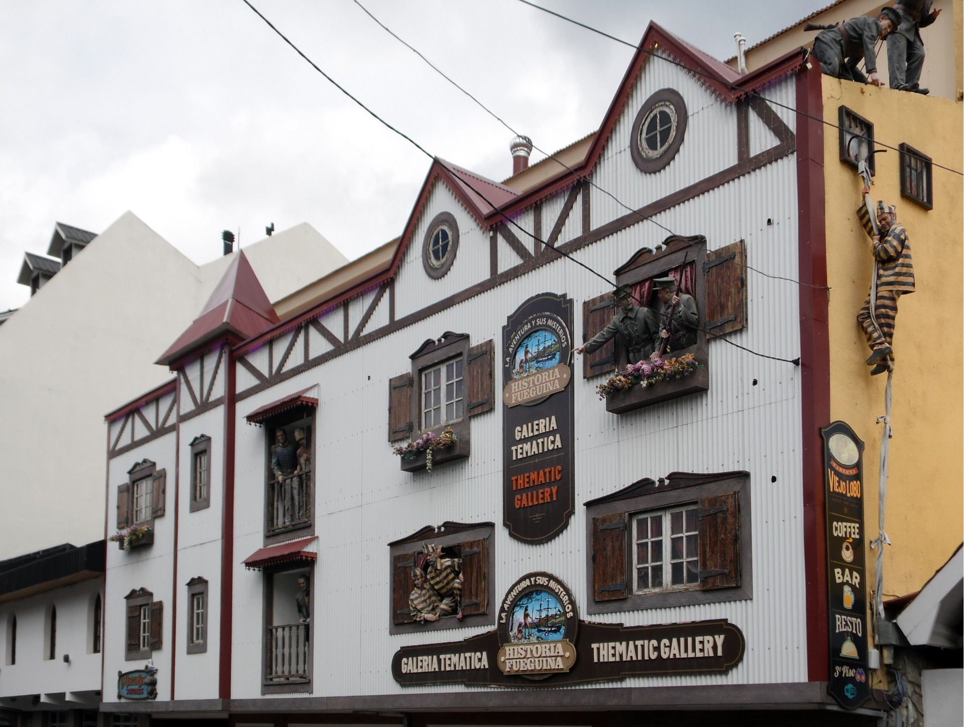 Catch the prisioners!