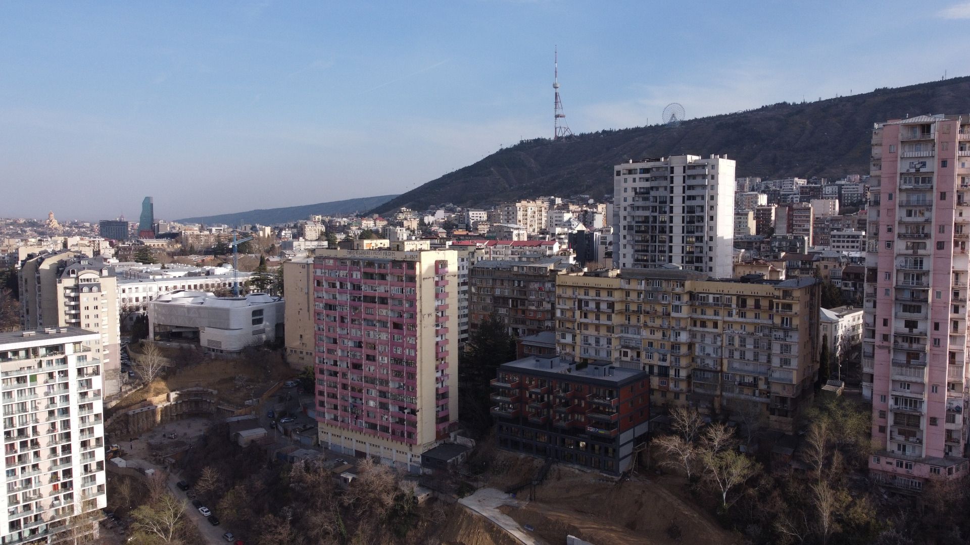 Photographing the Development and Industry of Tbilisi by Drone
