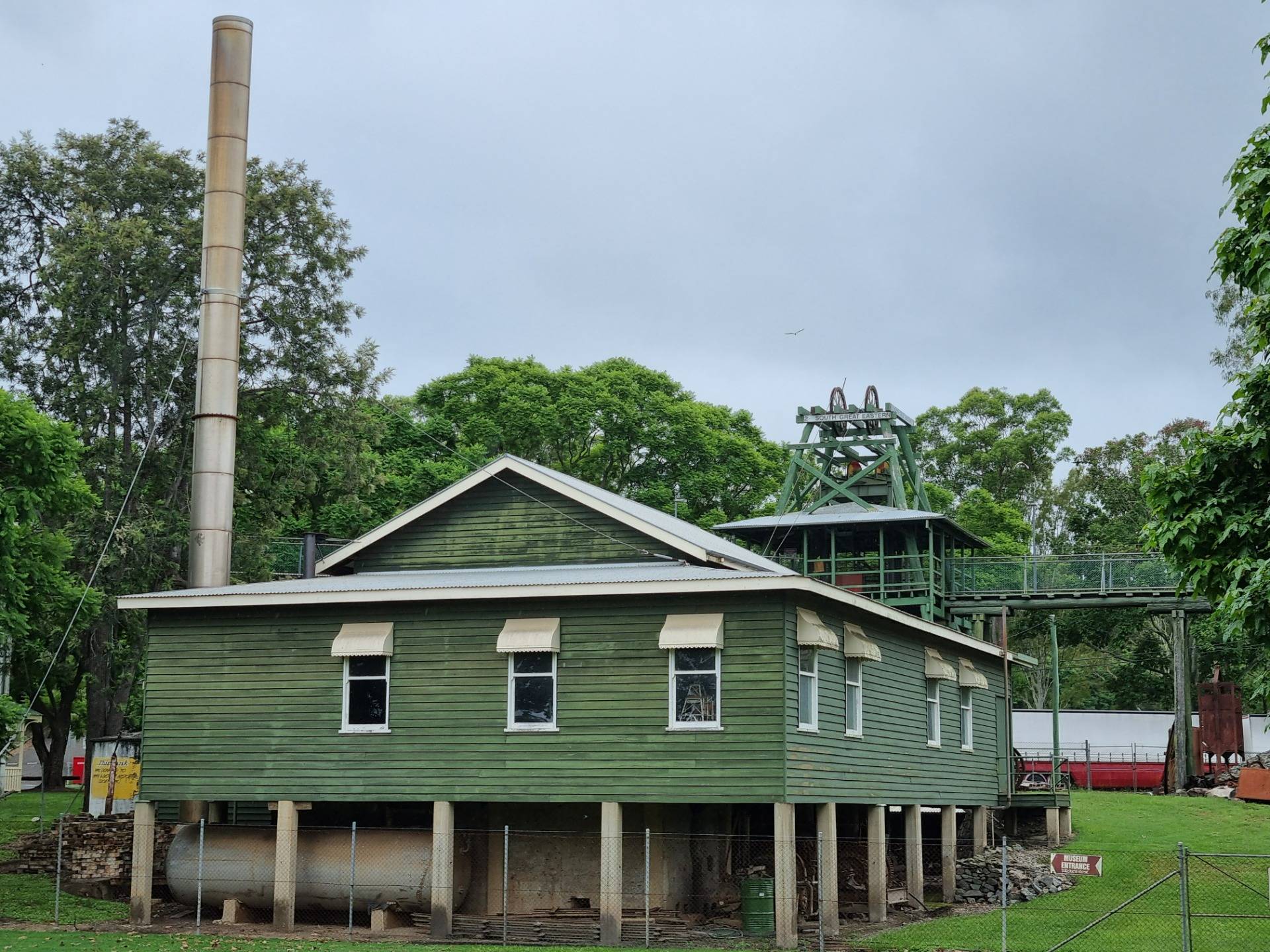 The Gympie Gold Mining and Historical Museum is located right next door.