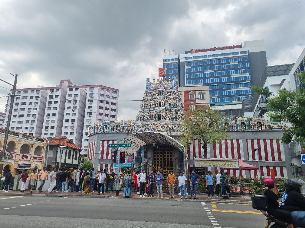 So many things to check out in Singapore, Little India is one of them, a couple of kilometres East of the Singapore river and north of Kampong Glam. We were luckily enough be there as everybody seemed to be setting up for Diwali an important Indian festival also known as the Festival of lights. The Sri Verrramakaliamman Temple on Serangoon Road is right in the middle of Little India, a Hindu temple that was getting ready for Diwali.