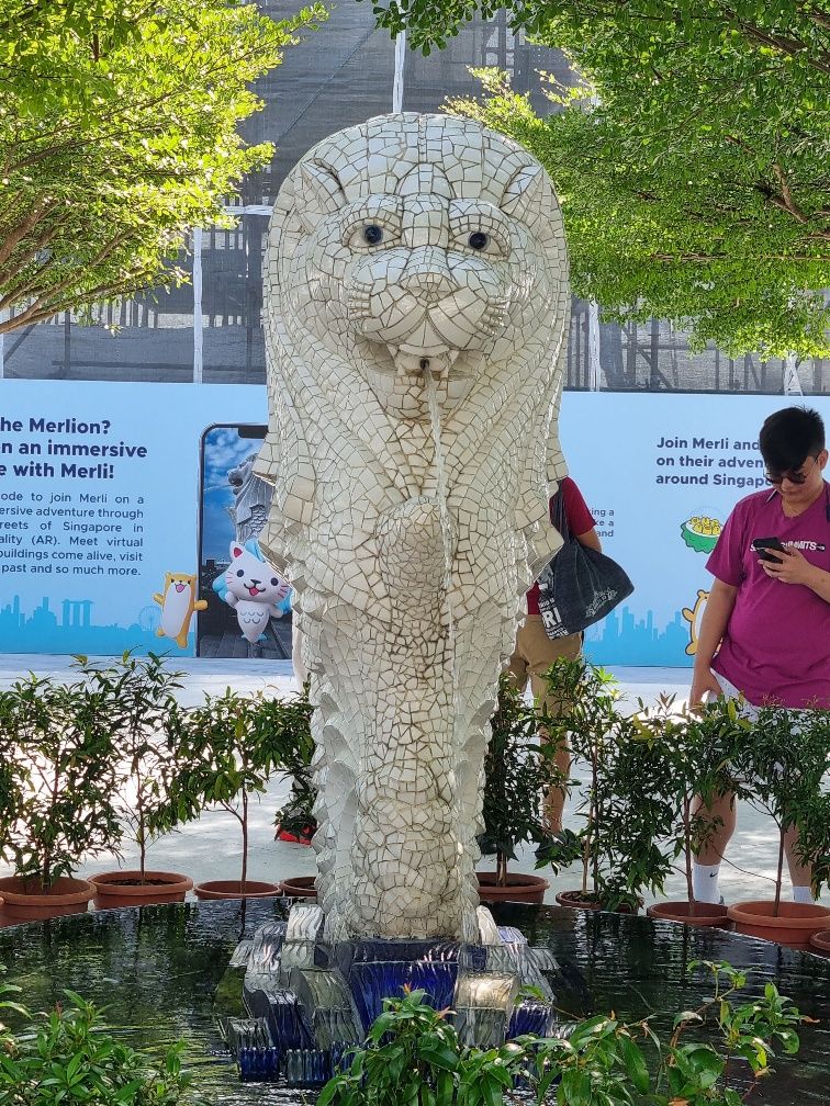 Though there was a baby Merlion nearby.