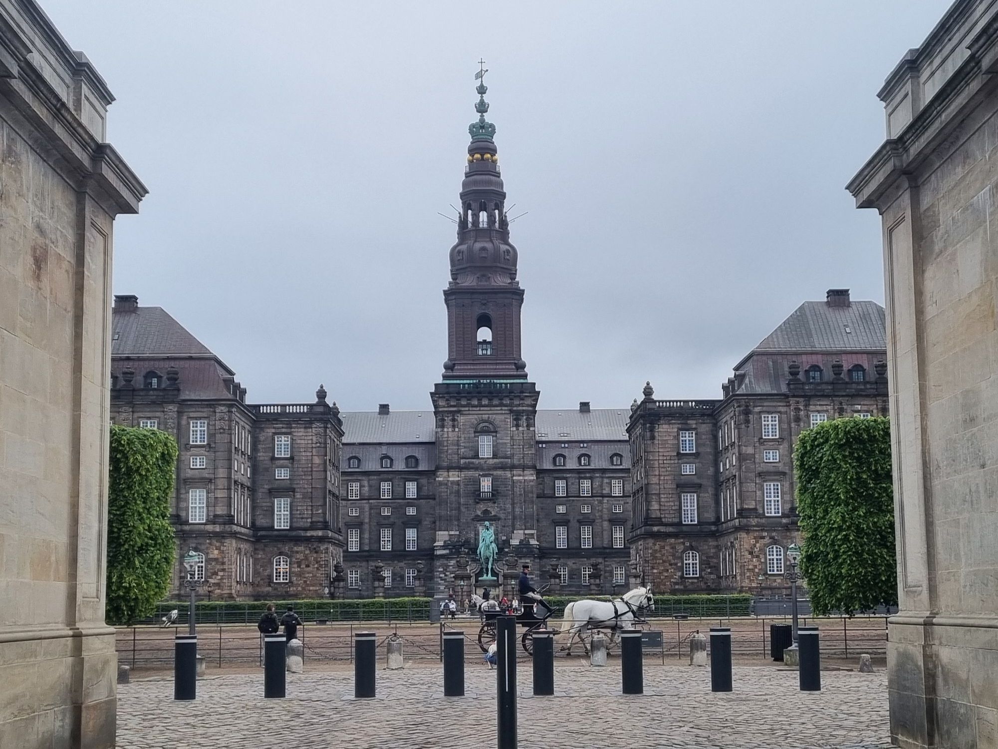 At the back of Chistiansborg Palace they were training and exercising the royal horses.