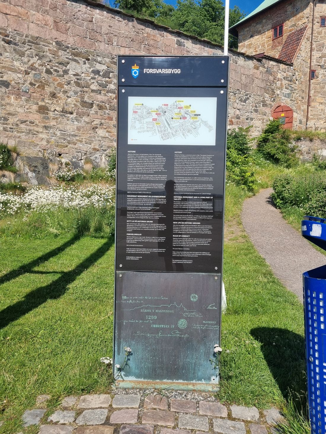 I was running along a coastal bike path not far from our hotel when I spotted what looked like some side door to a castle. We had mainly flown into Oslo to do another international parkrun. I find it a bit funny that I was off on a bit of a shake out run after the flight before checking out what all the tourist attractions were in the town.