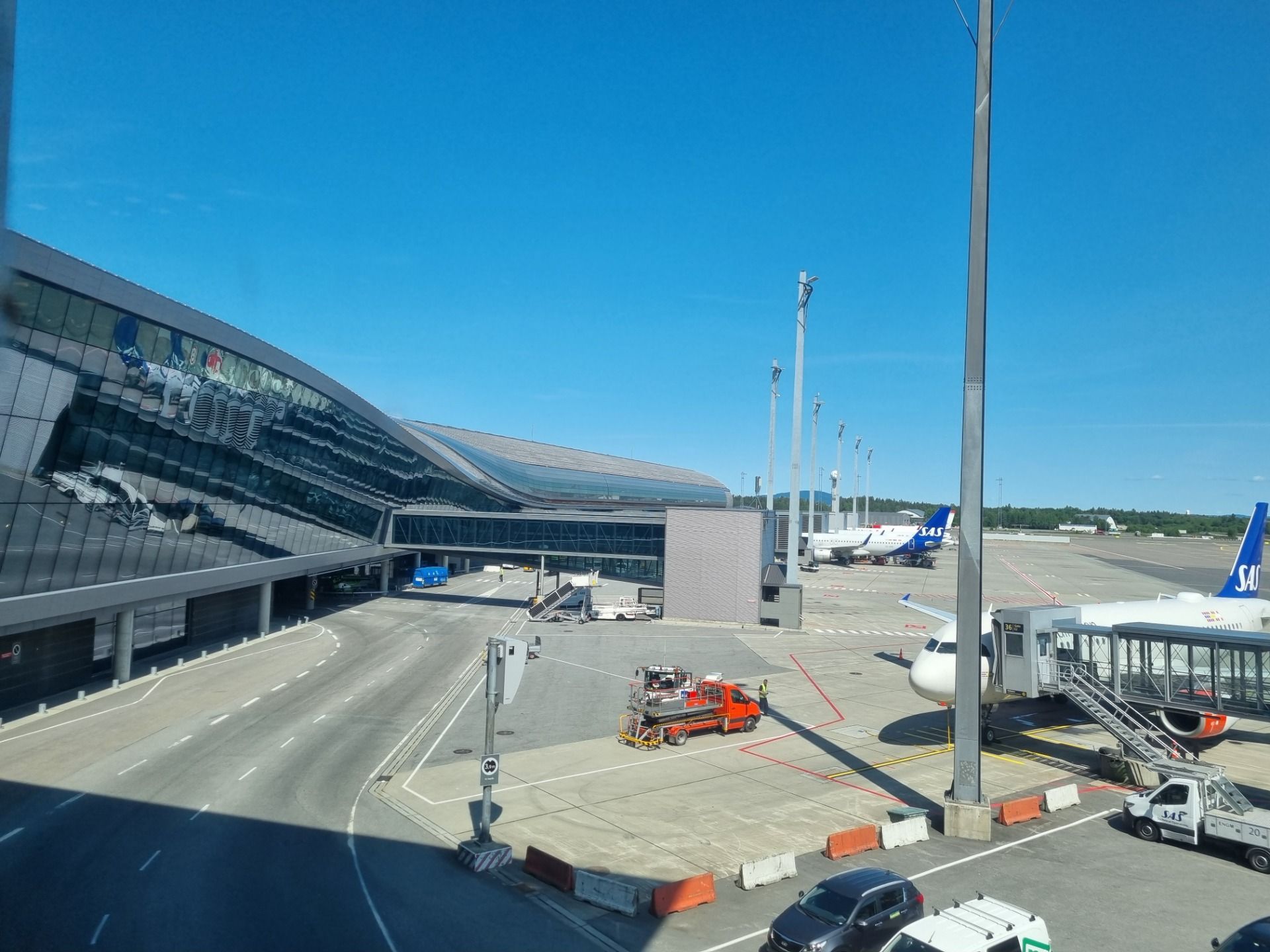 Oslo was great, modern and a interesting place to explore for a couple of days. I had been there before, 30 years ago on a youth euro rail pass but did not really rate it back then. To be fair it was the middle of winter last time and I would have been just staying in youth hostels or backpacker places. It was a lot more expensive than I remember but there are not many cheap places left nowadays. It was interesting to compare my old cheap train travels with todays budget airlines, last time I was just visiting places to have a look around somewhere different. This time we were adding one more new parkrun country before heading home. The train from the airport to the middle of town was super fast and comfortable, so fast it was hard to take a photo out of the window. Just like when I travelled all those years ago we don’t spend a lot of money doing all the tourist things. We usually find there is more than enough free stuff to keep us thoroughly entertained. I was tempted to visit a museum and see some Viking stuff but in the end we saw enough to satisfy my curiosity about my possible small bit of Viking ancestry, just walking around and seeing the old sword display at the airport on the way out.