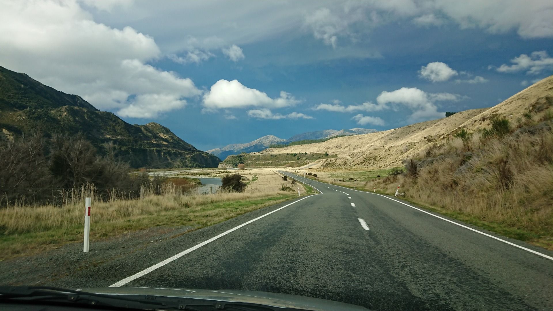 The road opens up after leaving the mountains...