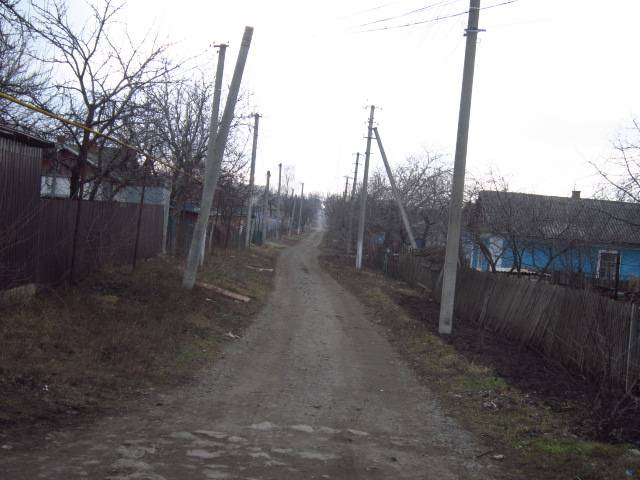 We move along Heroes Street towards Zheleznodorozhnikov Street. We pass through such crossroads