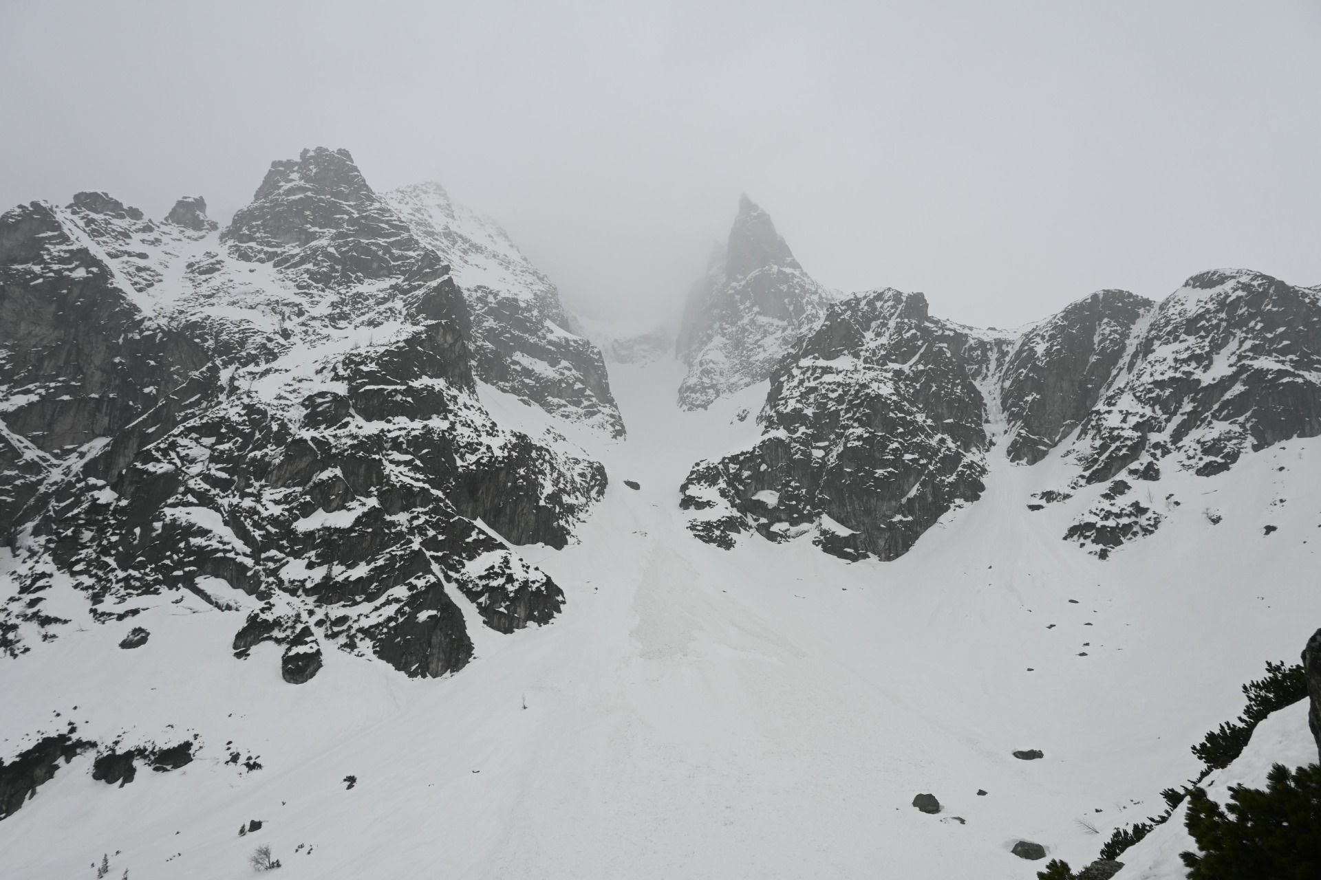 My mountain hikes no. 14 - Valley behind Mnich