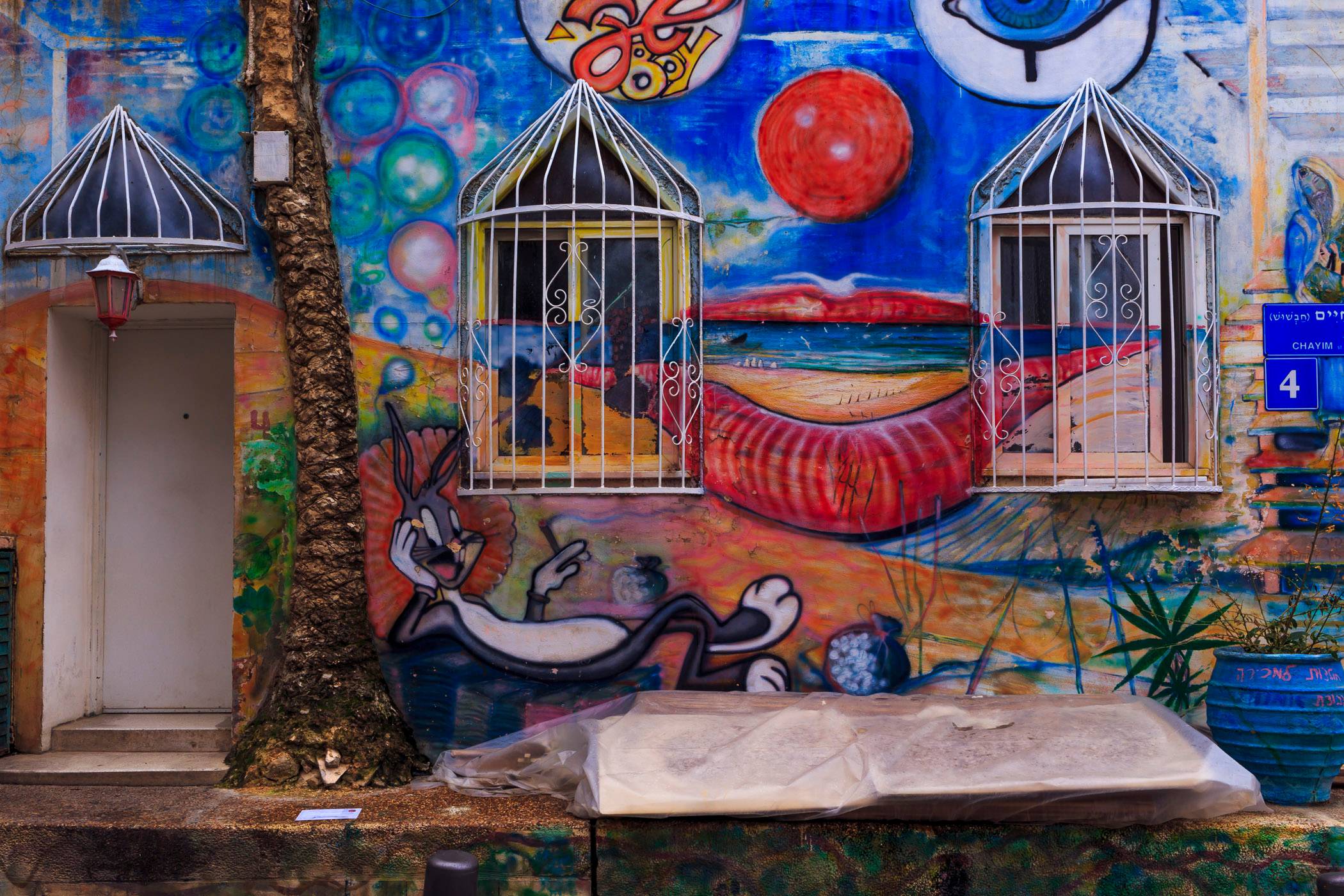 Axeman's Travelfeed #011 - Street art colors of Tel-Aviv