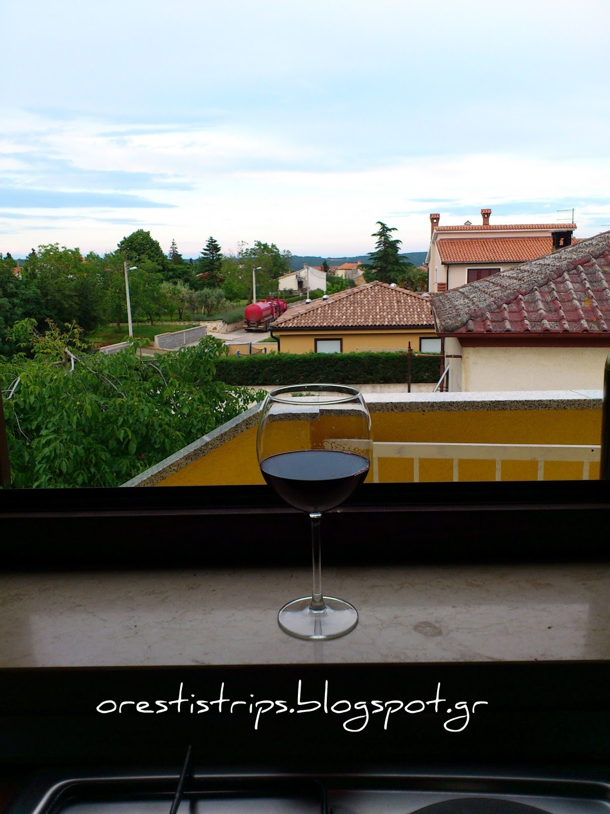 Red wine with a view never hurt anybody