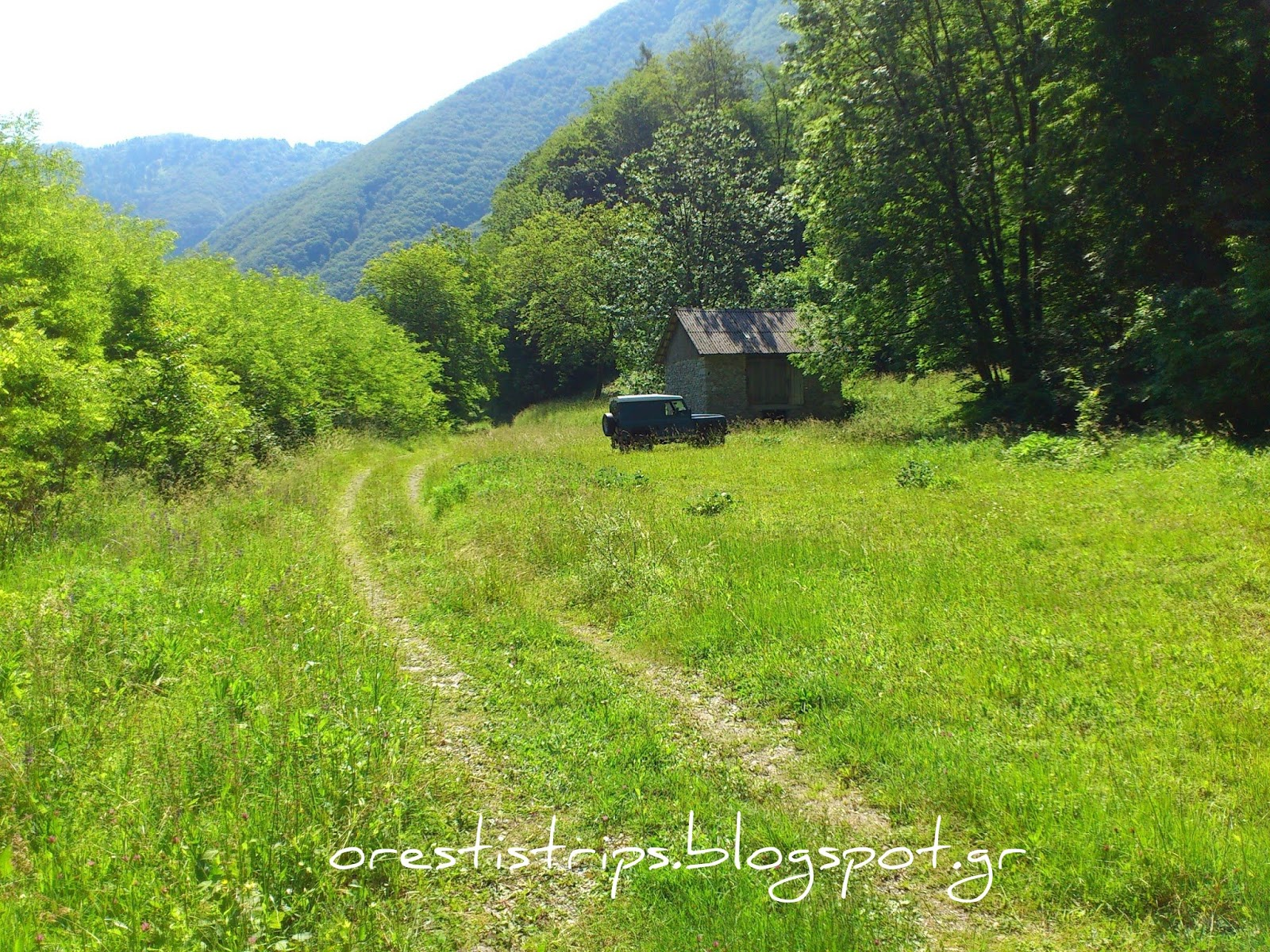 Good ol’ Land Rover waiting for us on our way back