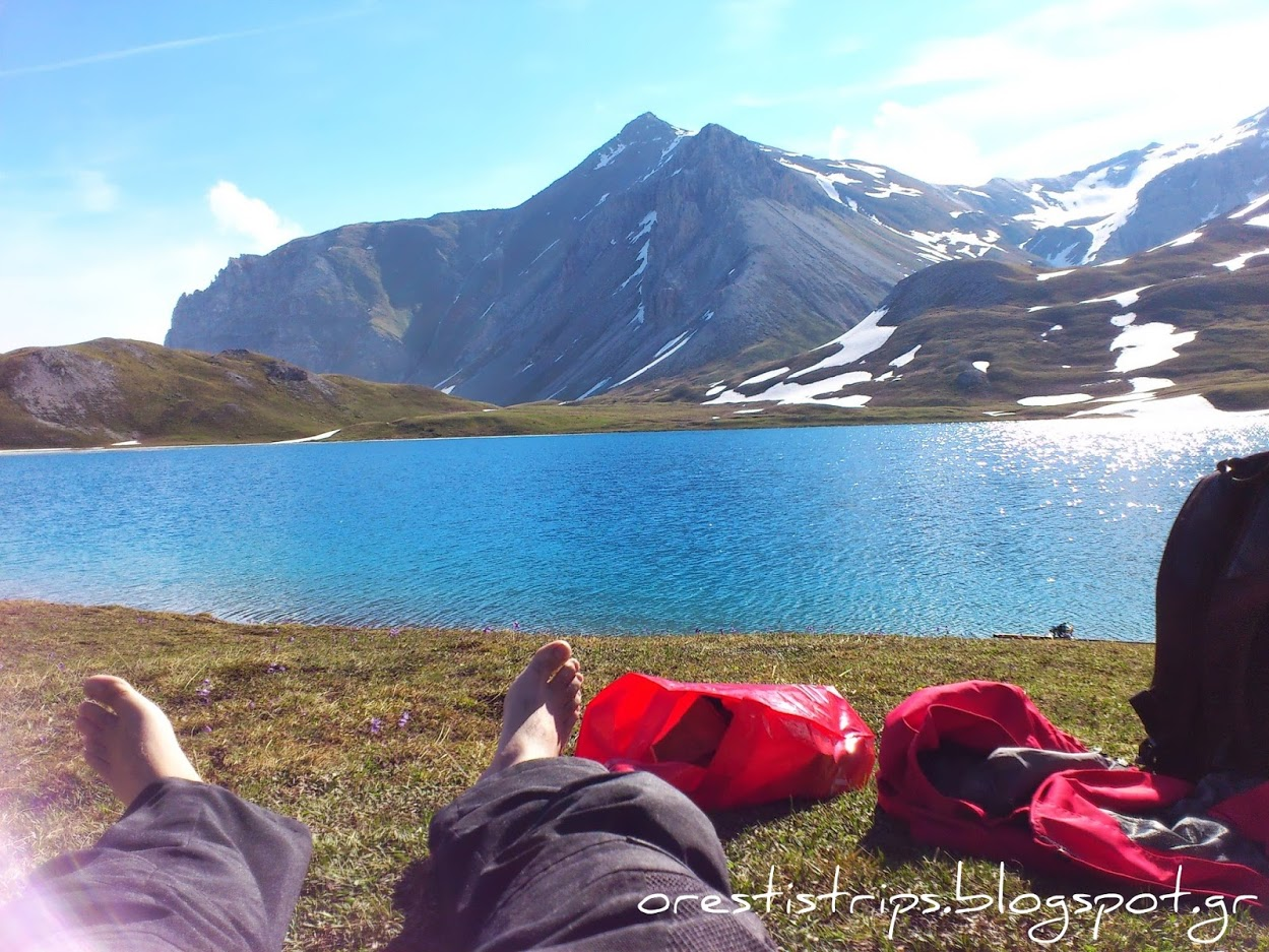 Lucky me resting and drying my feet after trying the freezing water for a bit