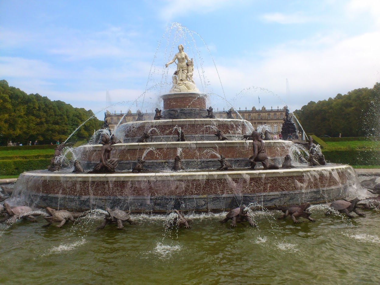 Fortuna Brunnen fountain, 1883, copy of the same one in Versailles.