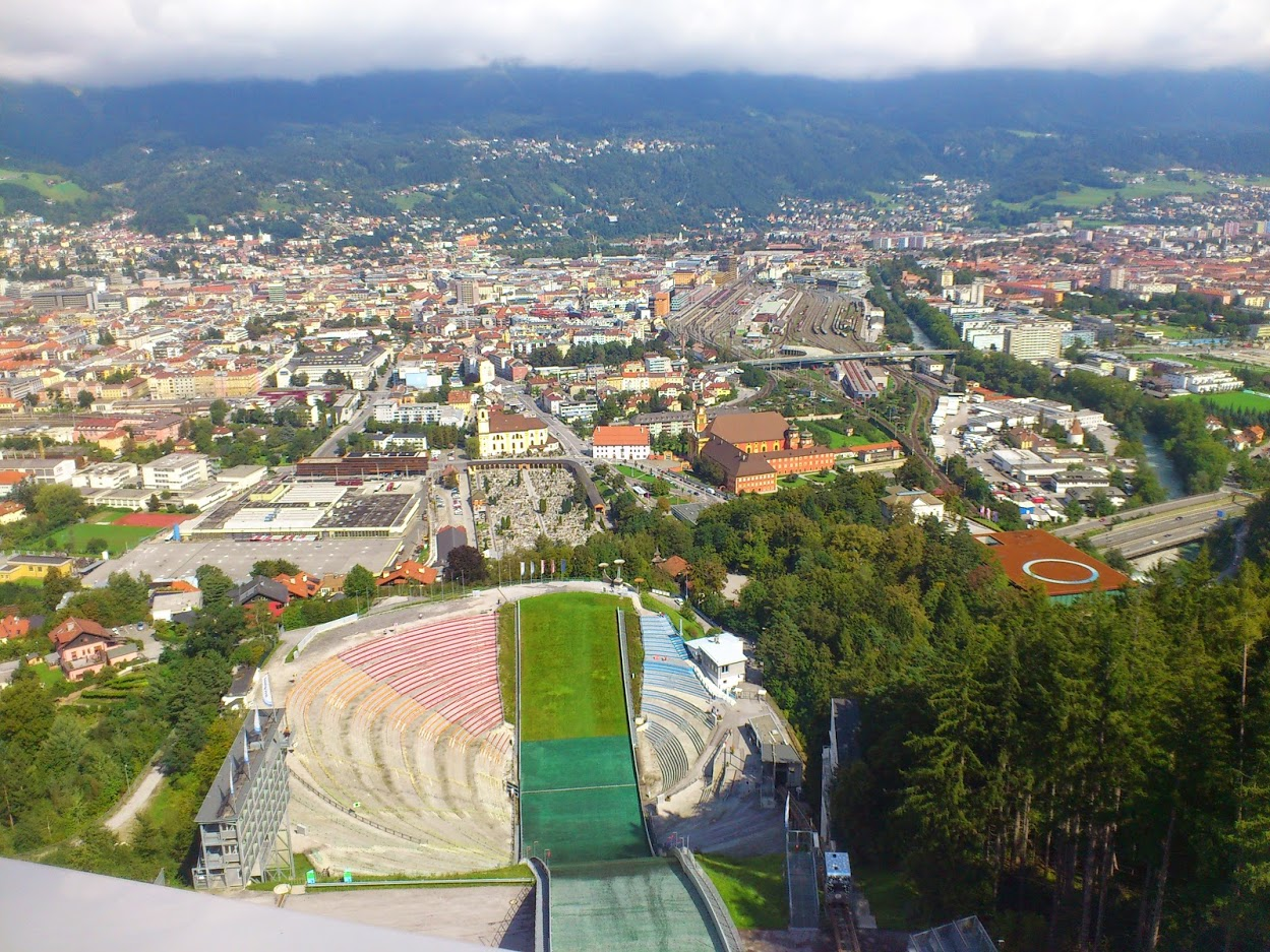 ...and the top. Please notice that if you jump too far you go straight to the cemetery. Smart design ;)