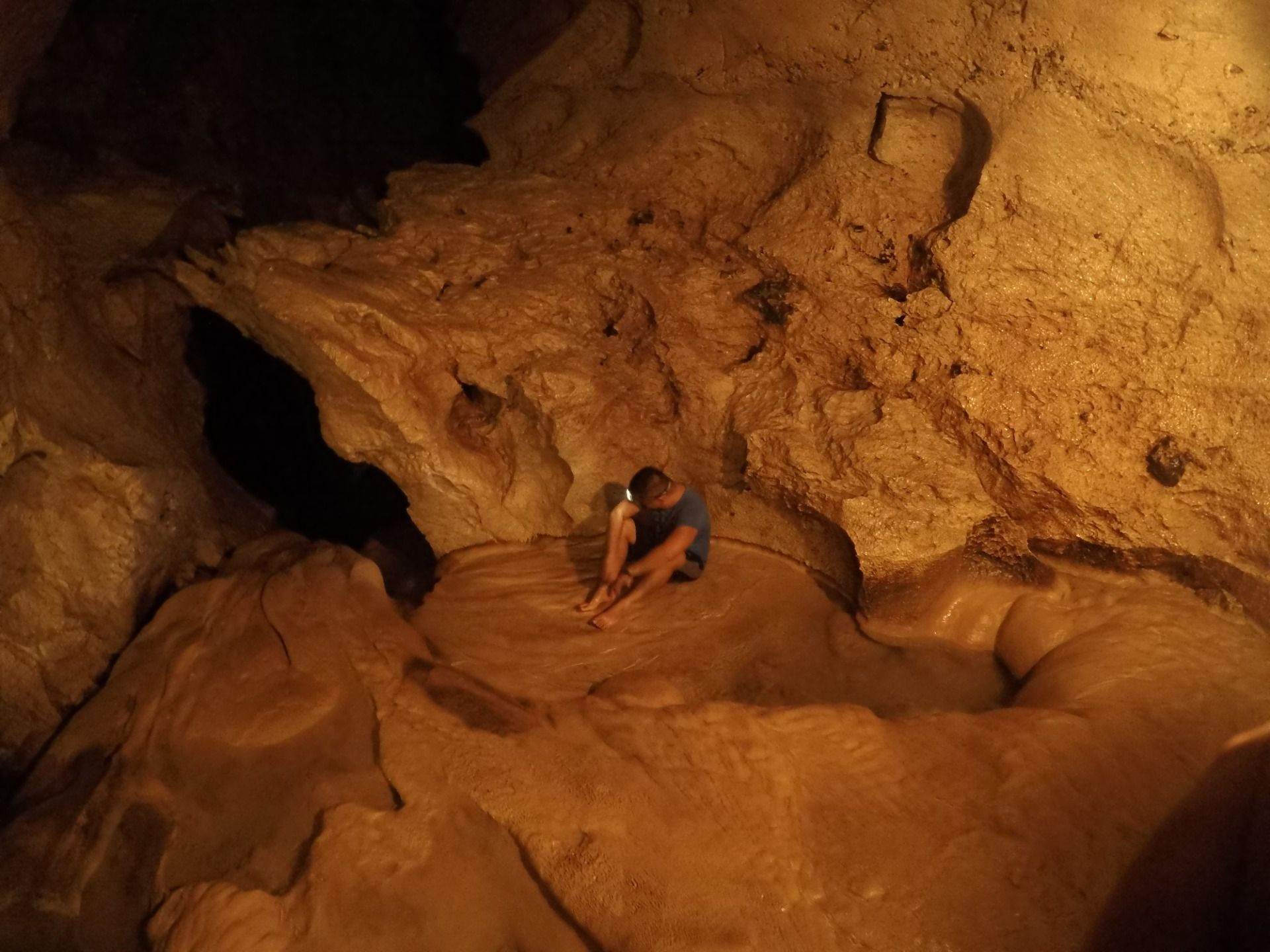 Took a solo picture next to the hole which is the entrance to Stage 3. Imagine us crawling inside this small entrance.