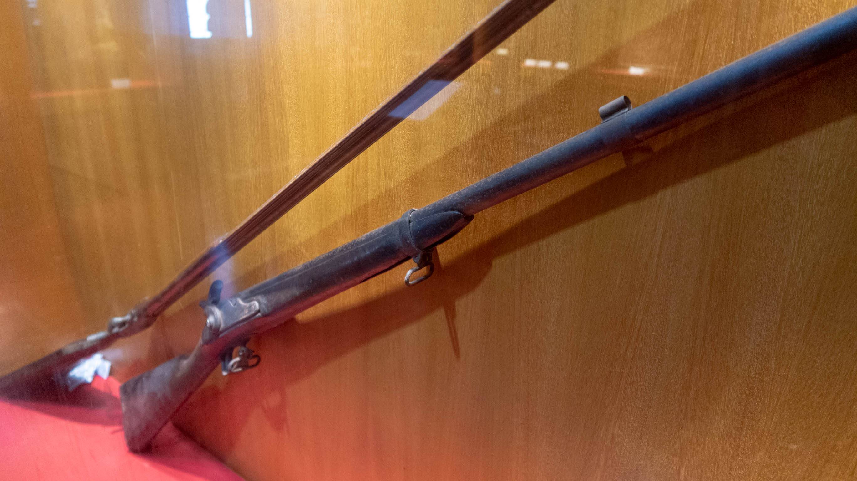 While the Balinese soldier used spears, the Dutch soldiers had these weapons.