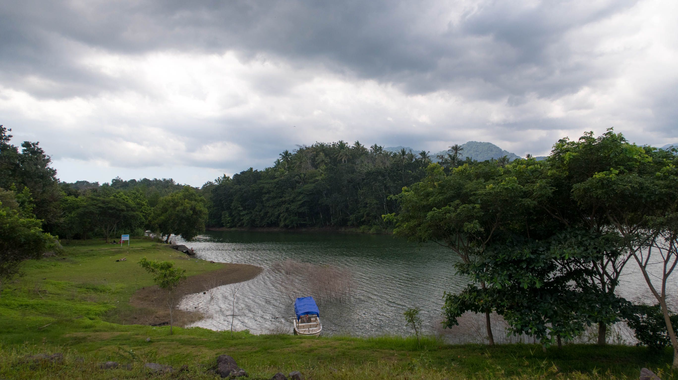 This meadow is great place for camping and fishing by the side of the dam.