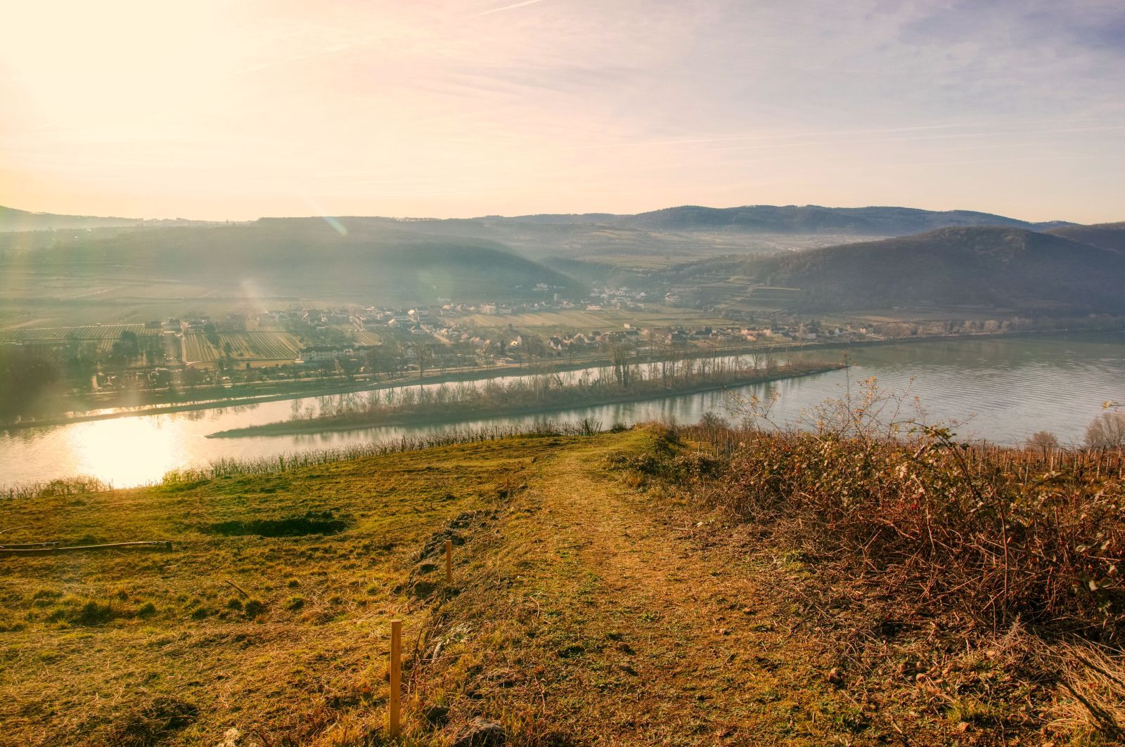 A circular hike over the Pfaffenberg near Krems-Förthof