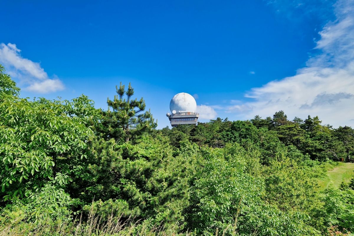 A walk up the Buschberg, the highest mountain of Lower Austria's Weinviertel