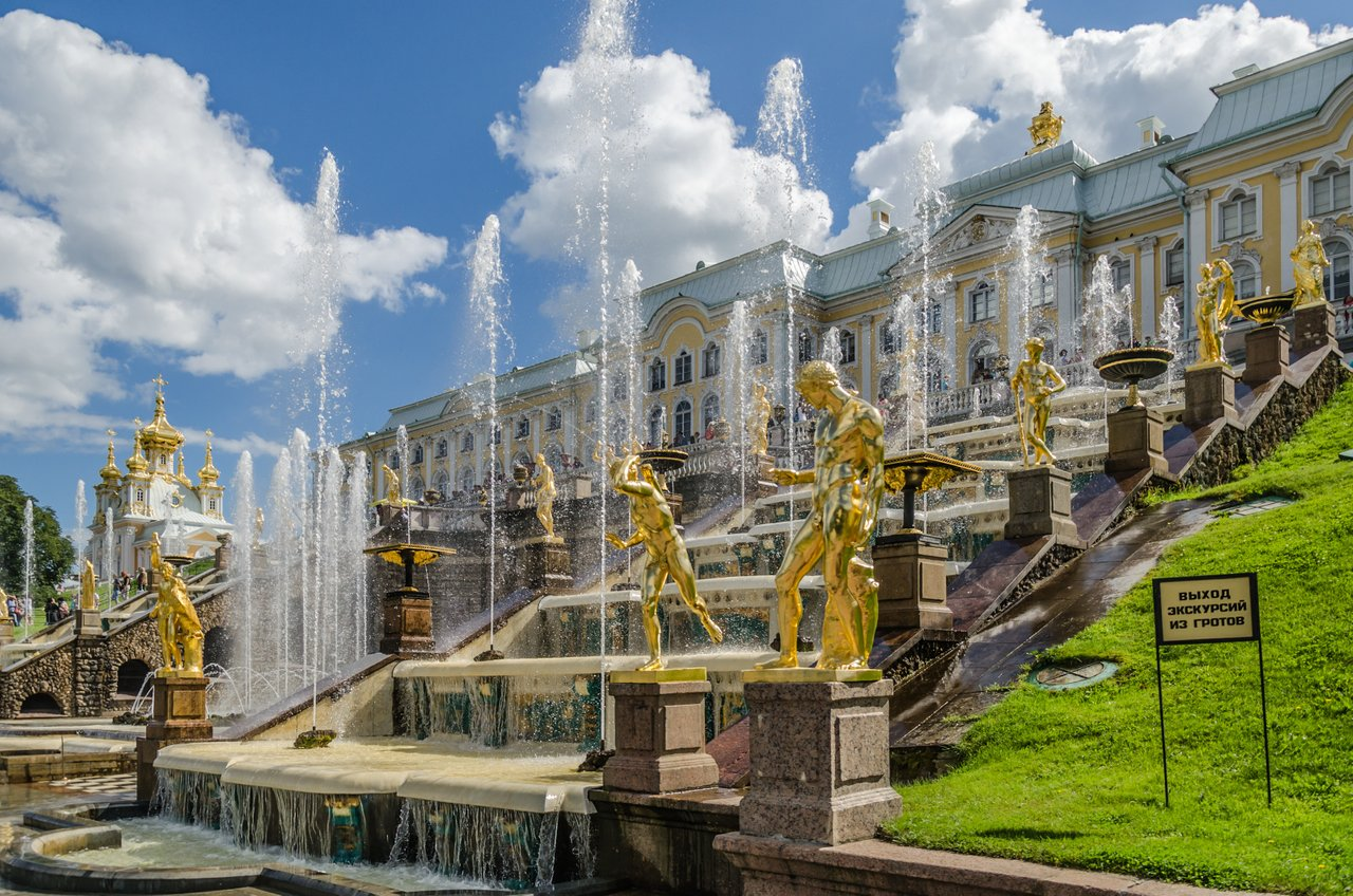 Great cascade of Peterhof 