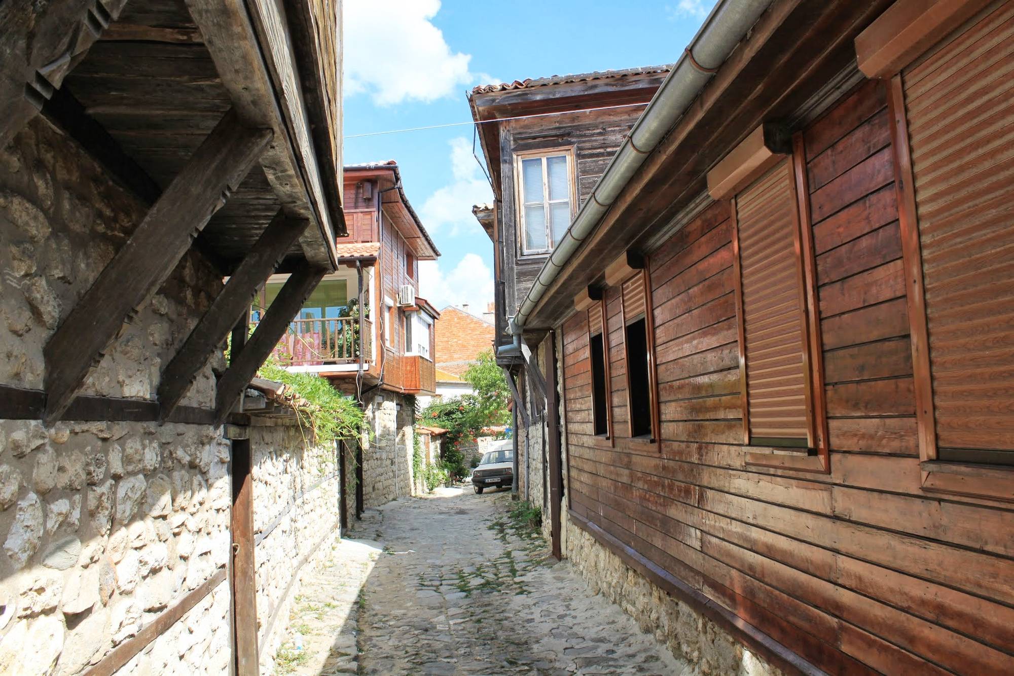 There are very narrow streets in Nessebar