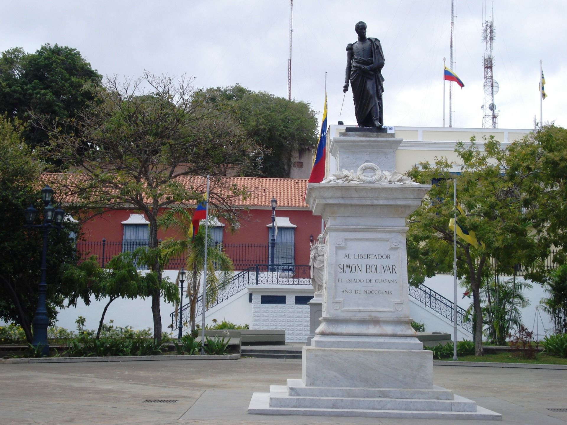 Ciudad Bolívar - Venezuela, history and beauty next to the imposing Orinoco river